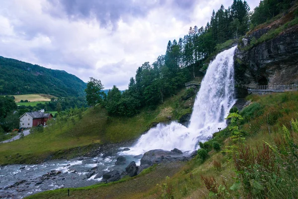 Cascada Steindalsfossen Sur Noruega Verano —  Fotos de Stock