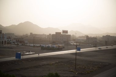 Başkent Muscat yakınlarındaki Çöl ülkesi Umman 'da yer alan binalar