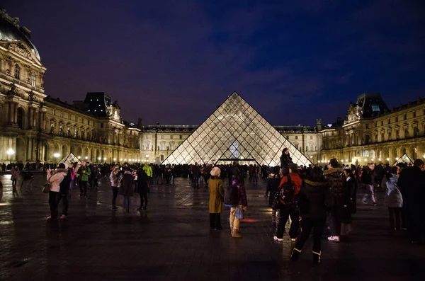 Paris Circa January 2014 View Pyramid Famous Louvre Museum One — Stock Photo, Image