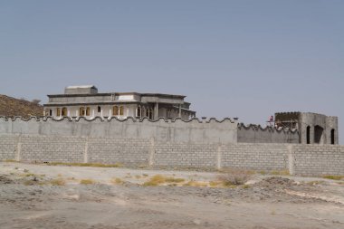 Başkent Muscat yakınlarındaki Çöl ülkesi Umman 'da yer alan binalar