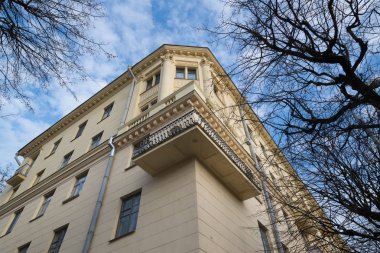 Minsk, Belarus, Şubat 2019: Lee Harvey Oswald 'ın malikanesi, Cumhurbaşkanı John F. Kennedy 'yi Sovyet Birliği 'ne karşı vurmaktan suçlanan suikastçı