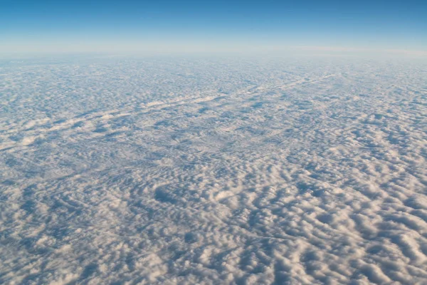Βαρσοβία Προς Μινσκ Φεβρουαρίου 2019 Θέα Από Αεροπλάνο Συννεφιασμένο Ουρανό — Φωτογραφία Αρχείου