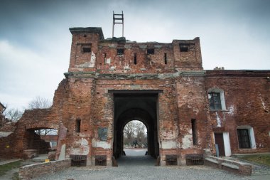 Terespol Kapısı (Terespolskiye Vorota) Brest kalesinde eski Brest-Litovsk Kalesi olarak bilinen, Brestin Brest, Belarus 19 yüzyıl Rus kale
