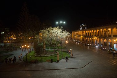 Peru - Eylül 2017: Peru 'da akşam sokağı