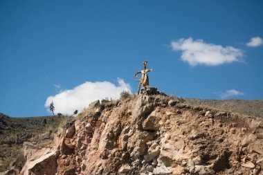Colca Canyon (Canon Del Colca), Peru Cruz del Condor noktasında Cross 