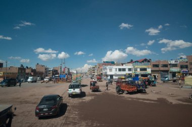 Peru - Eylül 2017: Gündüz vakti Peru 'da şehir caddesi