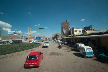 Peru - Eylül 2017: Gündüz vakti Peru 'da şehir caddesi