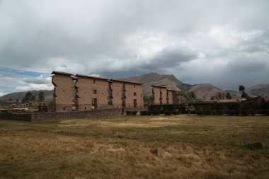 Cusco, Peru yakınlarındaki Raqch'i, Raqchi veya Wiracocha Tapınağı harabeleri. Güney Amerika