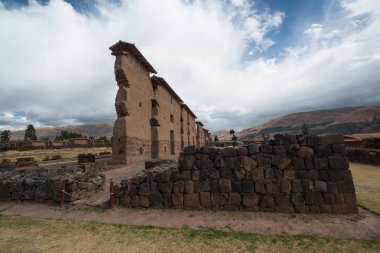 Cusco, Peru yakınlarındaki Raqch'i, Raqchi veya Wiracocha Tapınağı harabeleri. Güney Amerika