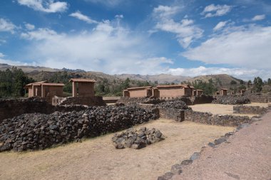 Cusco, Peru yakınlarındaki Raqch'i, Raqchi veya Wiracocha Tapınağı harabeleri. Güney Amerika