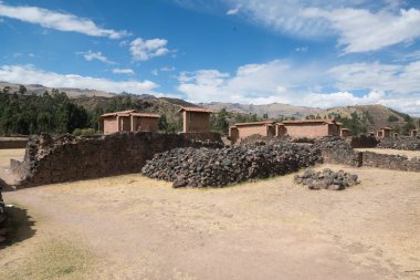 Cusco, Peru yakınlarındaki Raqch'i, Raqchi veya Wiracocha Tapınağı harabeleri. Güney Amerika