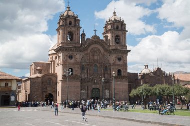 Cusco, Peru-Eylül 2017 yaklaşık: Plaza de Armas, Cusco, Peru, Güney Amerika 'daki katedral Kilisesi 