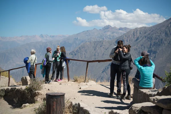 Cañón Del Colca Perú Alrededor Septiembre 2017 Personas Pie Punto —  Fotos de Stock