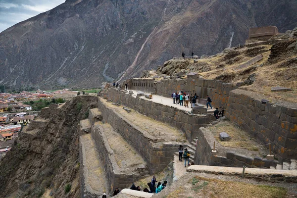 2017年9月 Ollantaytambo Ollantaytambo 山上的 考古遗址与太阳寺的景色 — 图库照片