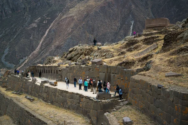 2017年9月 Ollantaytambo Ollantaytambo 山上的 考古遗址与太阳寺的景色 — 图库照片