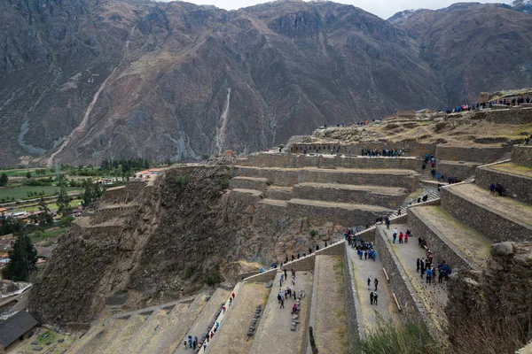 2017年9月 Ollantaytambo Ollantaytambo 山上的 考古遗址与太阳寺的景色 — 图库照片