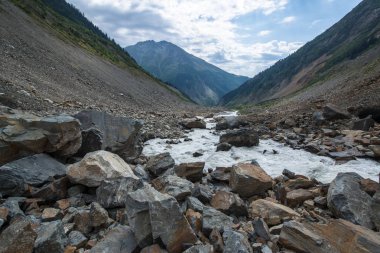 Mestia görkemli doğa, Chalaadi buzul ile Gürcistan 