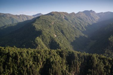 Svaneti, Georgia içinde Adishi 'den Ushgili 'ye güzel doğa yürüyüşü