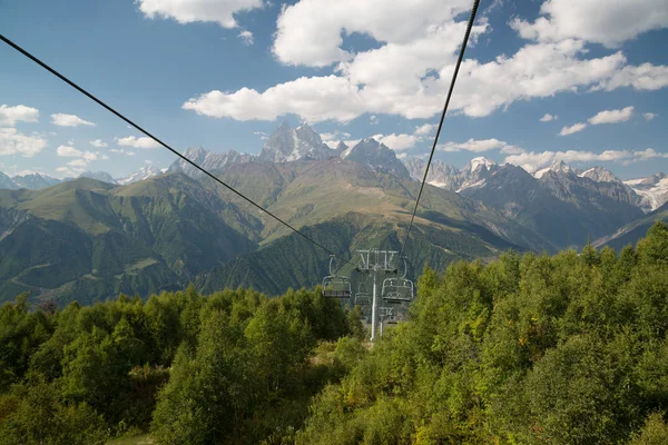 Teleférico Zuruldi Mountain 2340M Mestia Svaneti Georgia —  Fotos de Stock