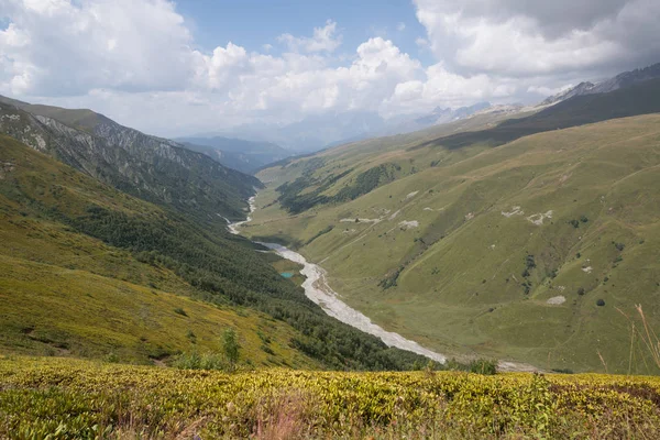 Vista Sobre Río Adishchala Cerca Aldea Adishi Svaneti Georgia —  Fotos de Stock