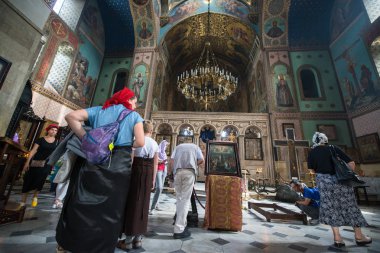 Tiflis, Gürcistan, yaklaşık Eylül 2018: Sioni Katedrali'nin içi, Gürcistan'ın Tiflis kentinde bir Gürcü Ortodoks katedralidir.