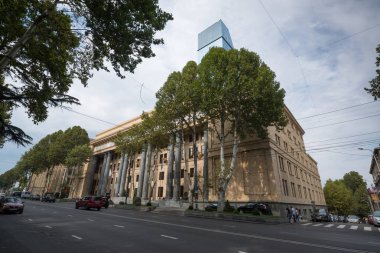 Tiflis, Gürcistan, yaklaşık Eylül 2018: Gürcistan'ın başkenti görünümü - Tiflis bulutlu bir günde