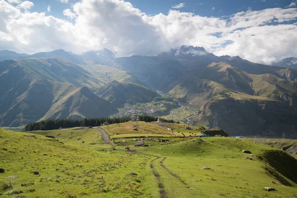 Hermosa Naturaleza Montañas Stepantsminda Kazbegi Georgia — Foto de Stock