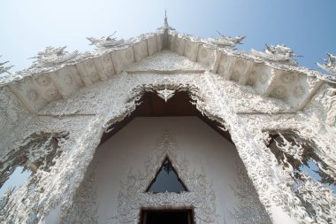 Chiang Rai Eyaleti, Tayland Circa Şubat 2016: Ünlü Wat Rong Khun, Chiang Rai eyaletinde Beyaz Tapınak olarak bilinen, Tayland