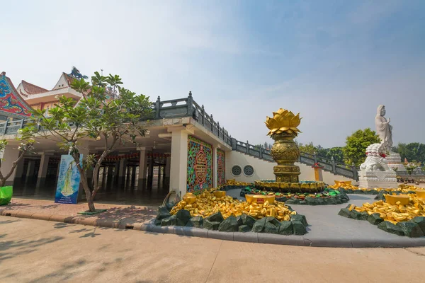 Belo Templo Tailândia Dia Ensolarado — Fotografia de Stock