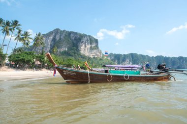 Krabi, Tayland - Circa Şubat 2016: Railay plajı tayland'ın başlıca tatil beldelerinden biri, Krabi, Tayland