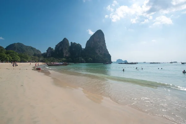 Krabi Tailândia Fevereiro Circa 2016 Praia Ferroviária Dos Principais Resorts — Fotografia de Stock