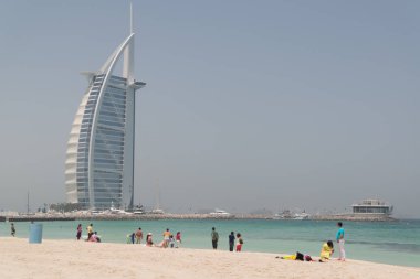 Dubai - 10 Haziran 2014 - Burj Al Arab hotel, 10 Haziran 2014 tarihinde Dubai'de. Burj Al Arab Dubai'de lüks bir 7 yıldızlı otel 