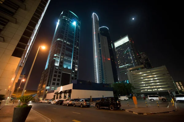 Abu Dhabi Junio 2014 Escena Nocturna Centro Dubái Con Edificios — Foto de Stock