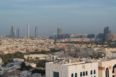 Abu Dabi, Bae Kule binaları ile şehir şehir