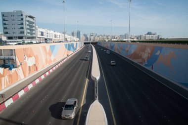 Abu Dabi - 16 Haziran 2014 - 16 Haziran 2014'te Abu Dabi'de Shining Towers binası