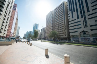 Abu Dabi - 16 Haziran 2014 - 16 Haziran 2014'te Abu Dabi'de Shining Towers binası