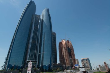 Abu Dabi - 16 Haziran 2014 - 16 Haziran 2014'te Abu Dabi'de Shining Towers binası