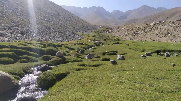 Trekking Grünen Tal Von Ischkaschim Den Bergen Afghanistans — Stockfoto