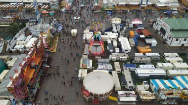 Münih, Almanya, 23 Eylül 2019: Münih, Almanya'da yapılacak Oktoberfest 2019'da dünyanın dört bir yanından insanlar