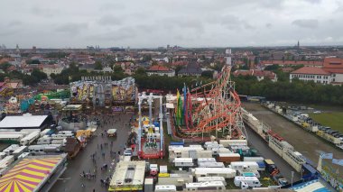 Münih, Almanya, 23 Eylül 2019: Münih, Almanya'da yapılacak Oktoberfest 2019'da dünyanın dört bir yanından insanlar