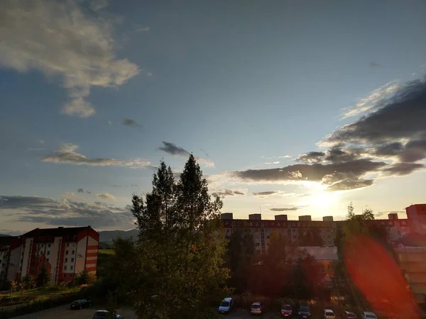 Blick Auf Die Abendstadt Mit Dem Himmel — Stockfoto