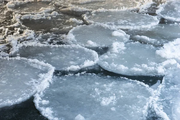 Konstiga Cirklar Eller Pan Ice Sjön Eller Floden Kall Vinterdag — Stockfoto