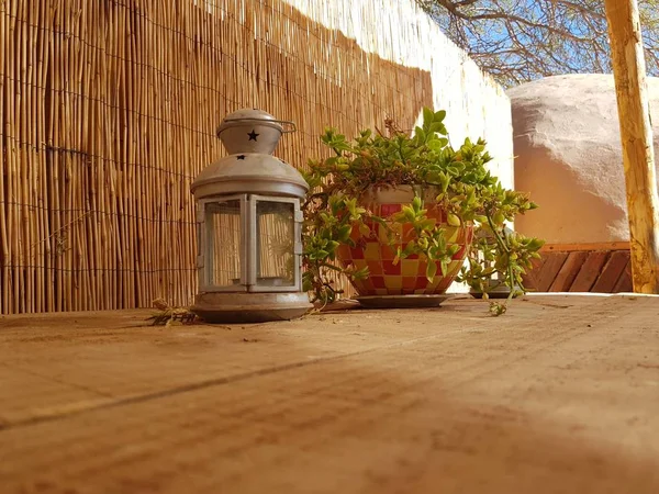 Boş alan ve lamba Rustik masa