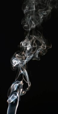 dumanı siyah arkaplanda