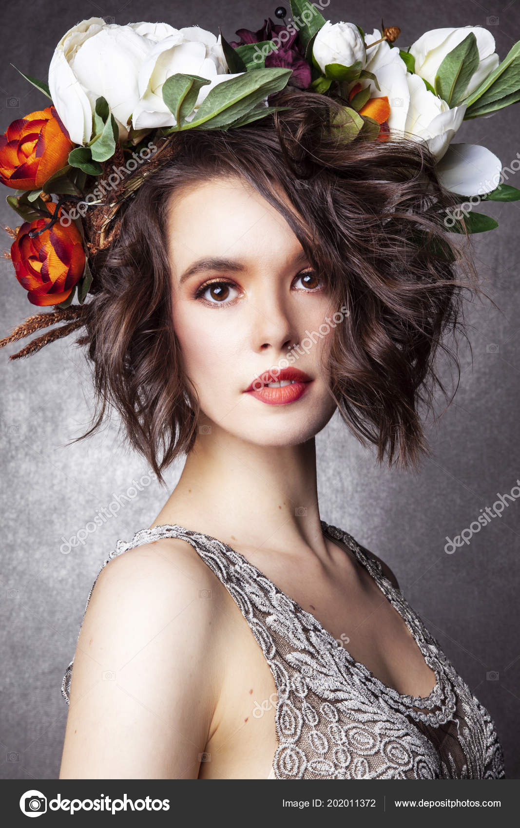 Portrait Girl Flower Crown Stock Photo by ©RadaRani 202011372