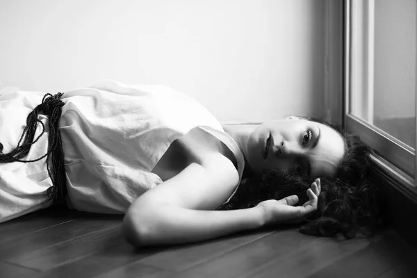 Black White Shot Beautiful Young Woman Lying Wooden Floor Looking — Stock Photo, Image