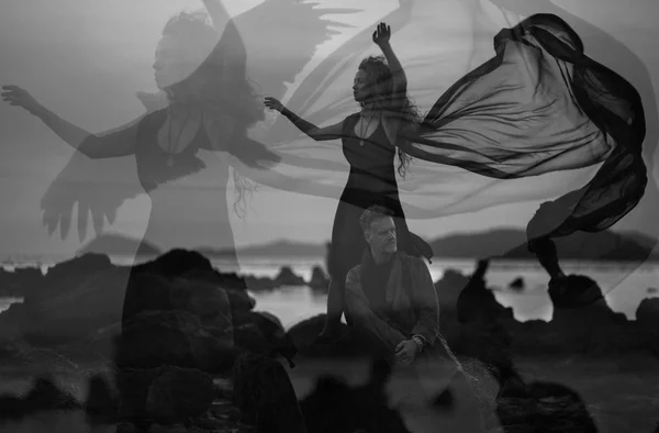 Чорно Білий Творчий Фотосесія Чоловіка Жінки Морській Воді Подвійне Опромінення — стокове фото