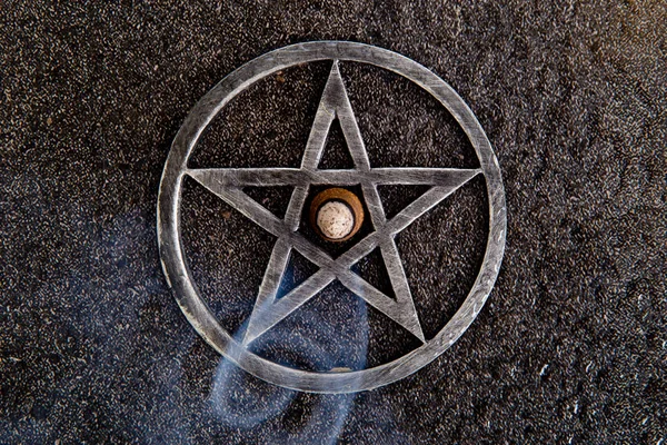 Burning Incense Wisps Smoke Center Gray Metal Pentagram Slate Background — Stock Photo, Image