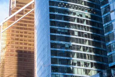 Artırılmış gerçeklik busines gelişmiş konsepti için. Cam gökdelen, cam duvar Ofis Binası.