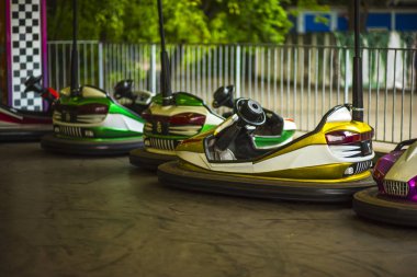 Elektrik Çarpışan arabalara veya greasers arabalar